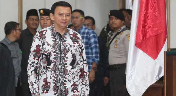 Ahok Jalani Sidang Kesepuluh