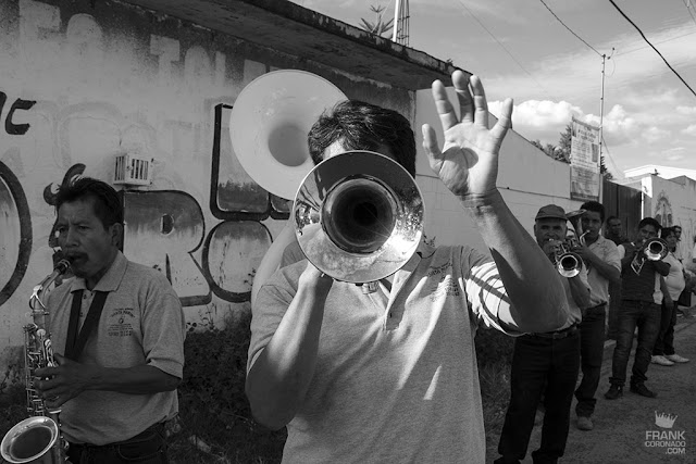 trompetista en fiesta de oaxaca