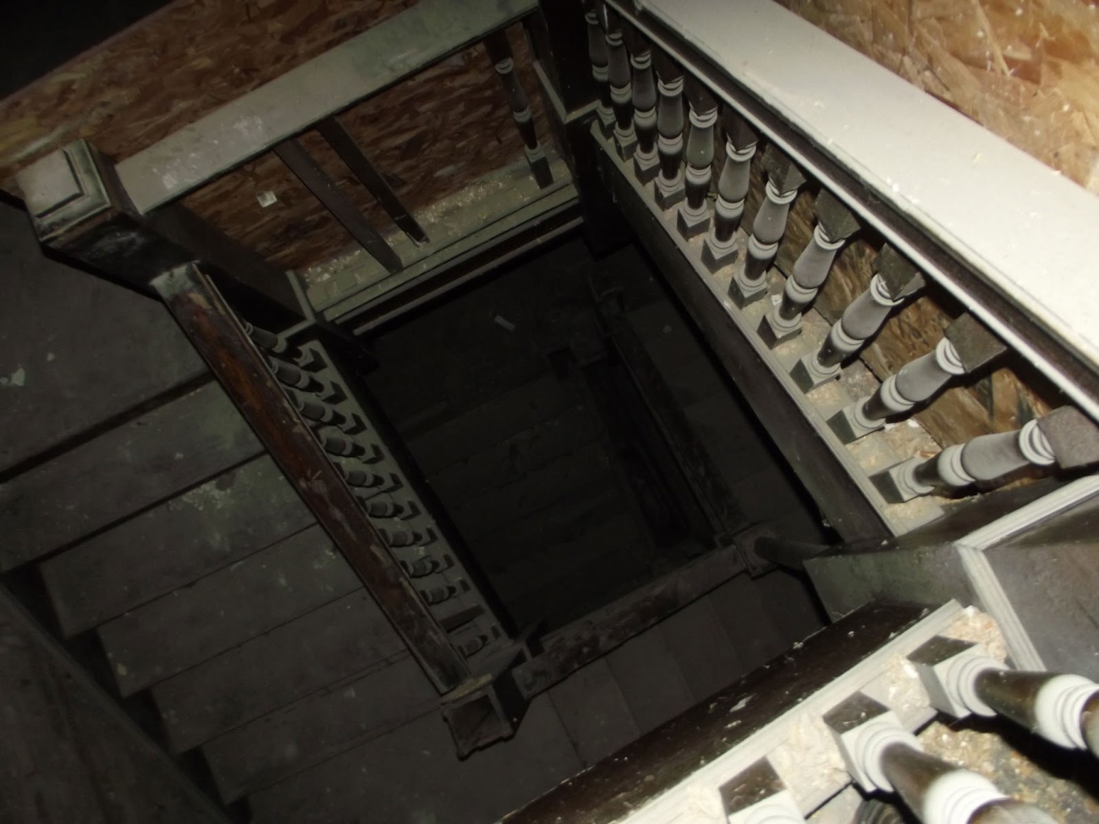 Demon Hotel: INSIDE DEMON HOTEL!