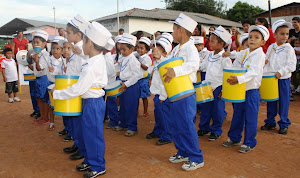 Desfile de Crianças no 20º Aniversário de Santa Rosa