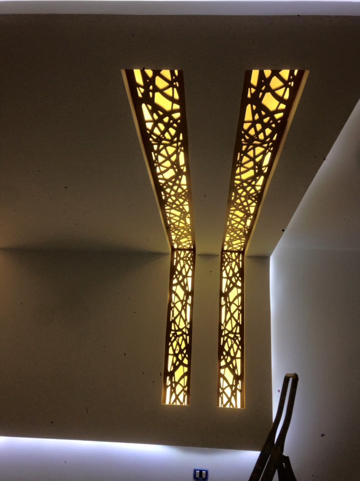 faux plafond moderne design en bois ADM plus Sigma