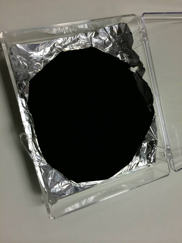 секрет vantablack. полностью поглощает свет. Vantablack. материал вантаблэк. самый черный материал на земле vantablack, поглощающий.