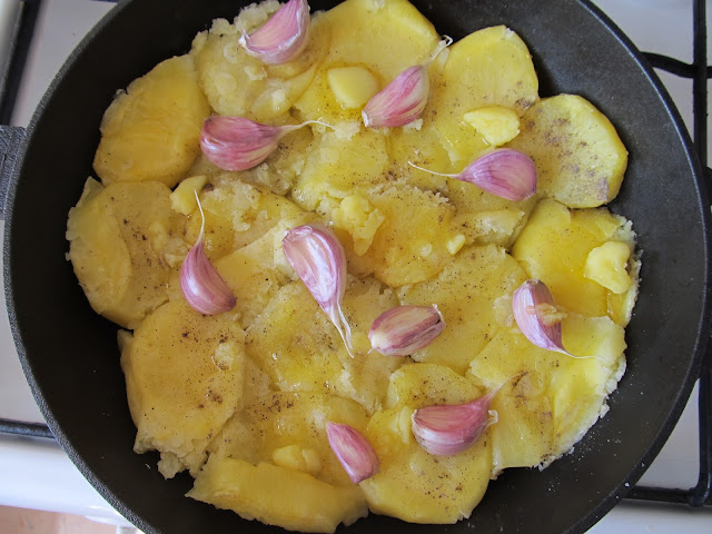 Готова картопля за рецептом Джеймі Олівера