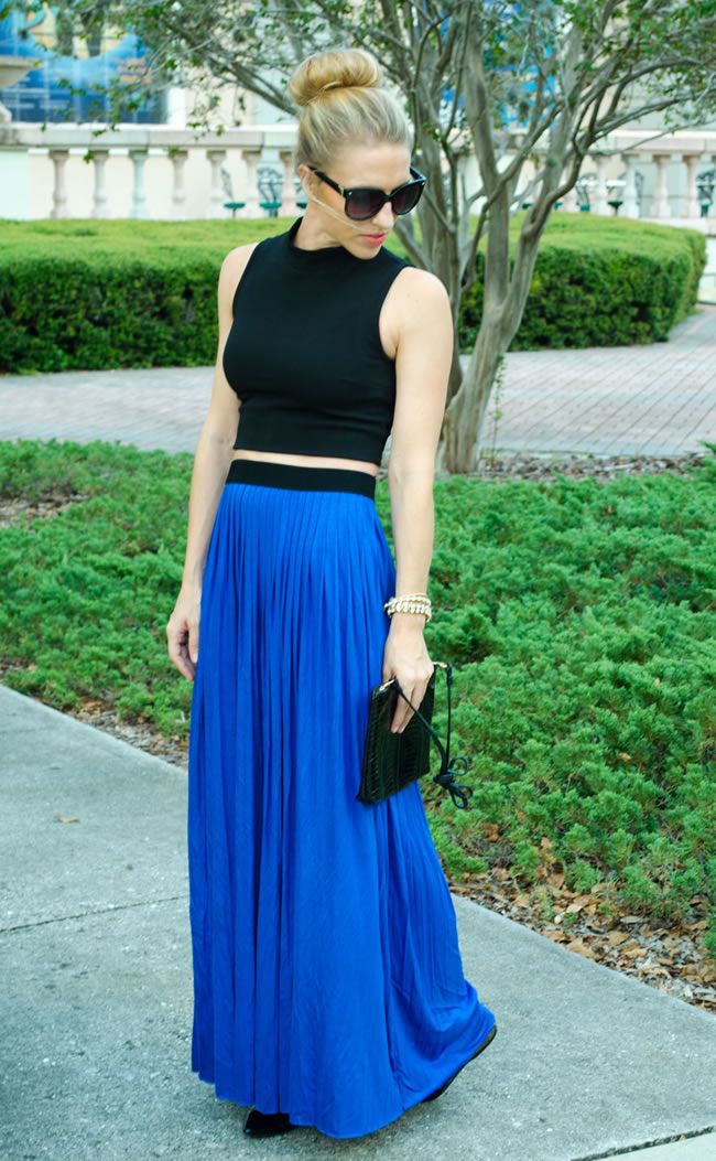 OUTFIT DÍA: Look con falda larga color azul inspiración