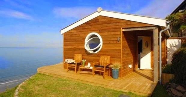 Rumah Kecil Cantik Di Tepi Pantai ~ VITAMIN WAWA