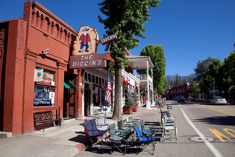 Captive Wild Woman An Avenue of the Giants, Eureka, Redding