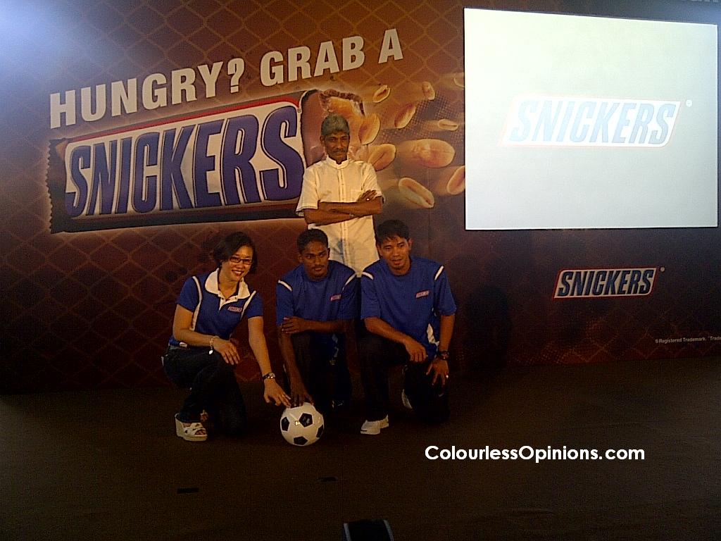 http://3.bp.blogspot.com/-AJjuNGJkBvc/T4MKKJldv_I/AAAAAAAAC6A/Ny1yqxLEx_I/s1600/Snickers+You%27re+Not+You+When+You%27re+Hungry+Campaign+Launch+2012+Malaysia+with+Rajagopal+Kunanlan+Safiq+Rahim.jpg