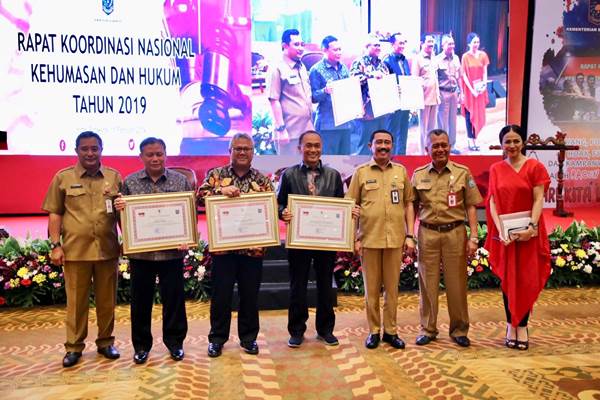 Kemendagri%2BKecam%2BBerita%2B%2527Hoax%2527%2BLarangan%2BRapat%2Bdi%2BHotel