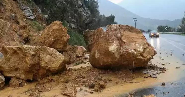 «Κάτι» Μυστήριο «Κουνάει» την Κρήτη 3 Φορές την Ημέρα Αλλά ΔΕΝ είναι Σεισμοί «Κάτι» Μυστήριο «Κουνάει» την Κρήτη 3 Φορές την Ημέρα Αλλά ΔΕΝ είναι Σεισμοί