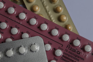 Como adiar o período menstrual com a pílula