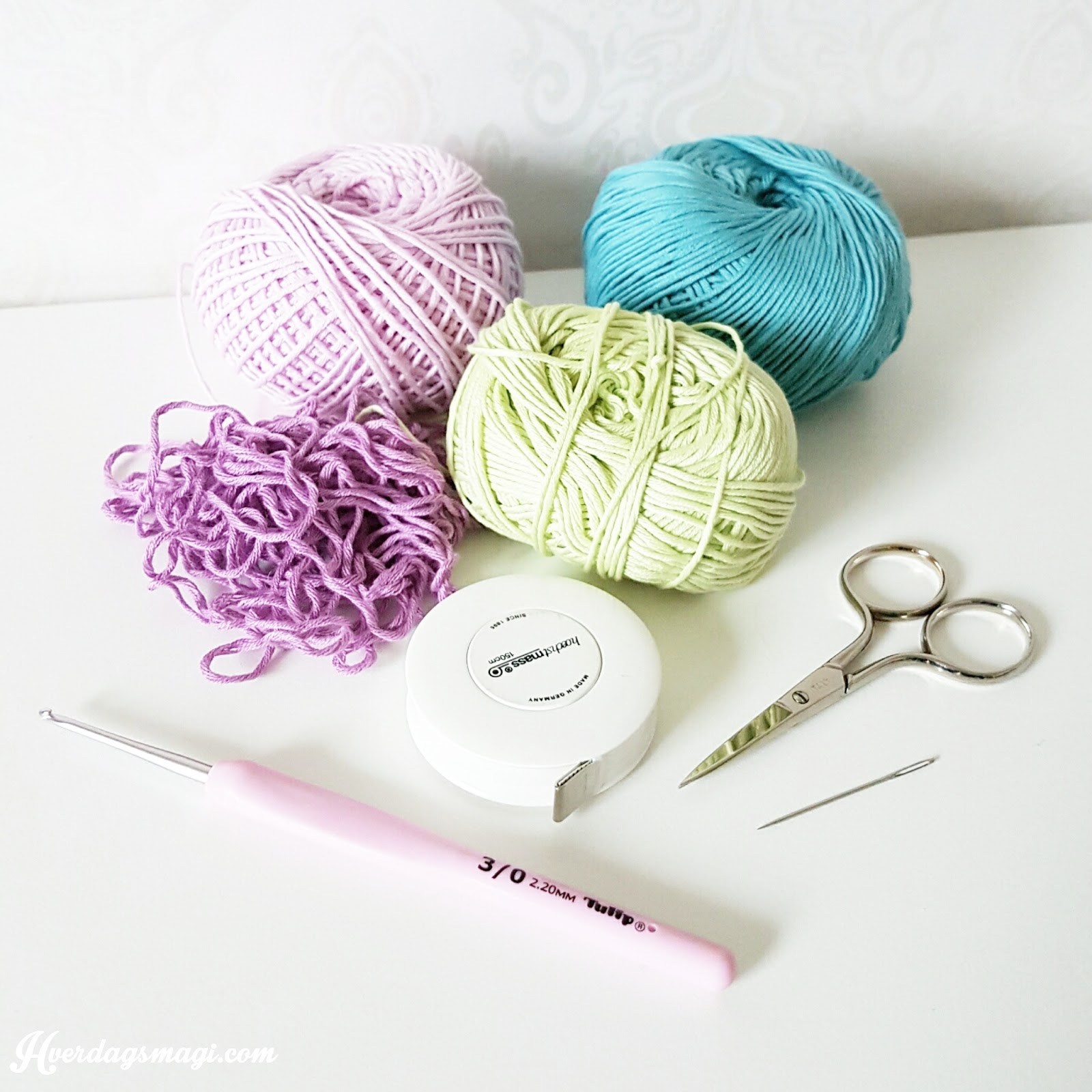 HVERDAGSMAGI African Flower tape measure, crochet pattern