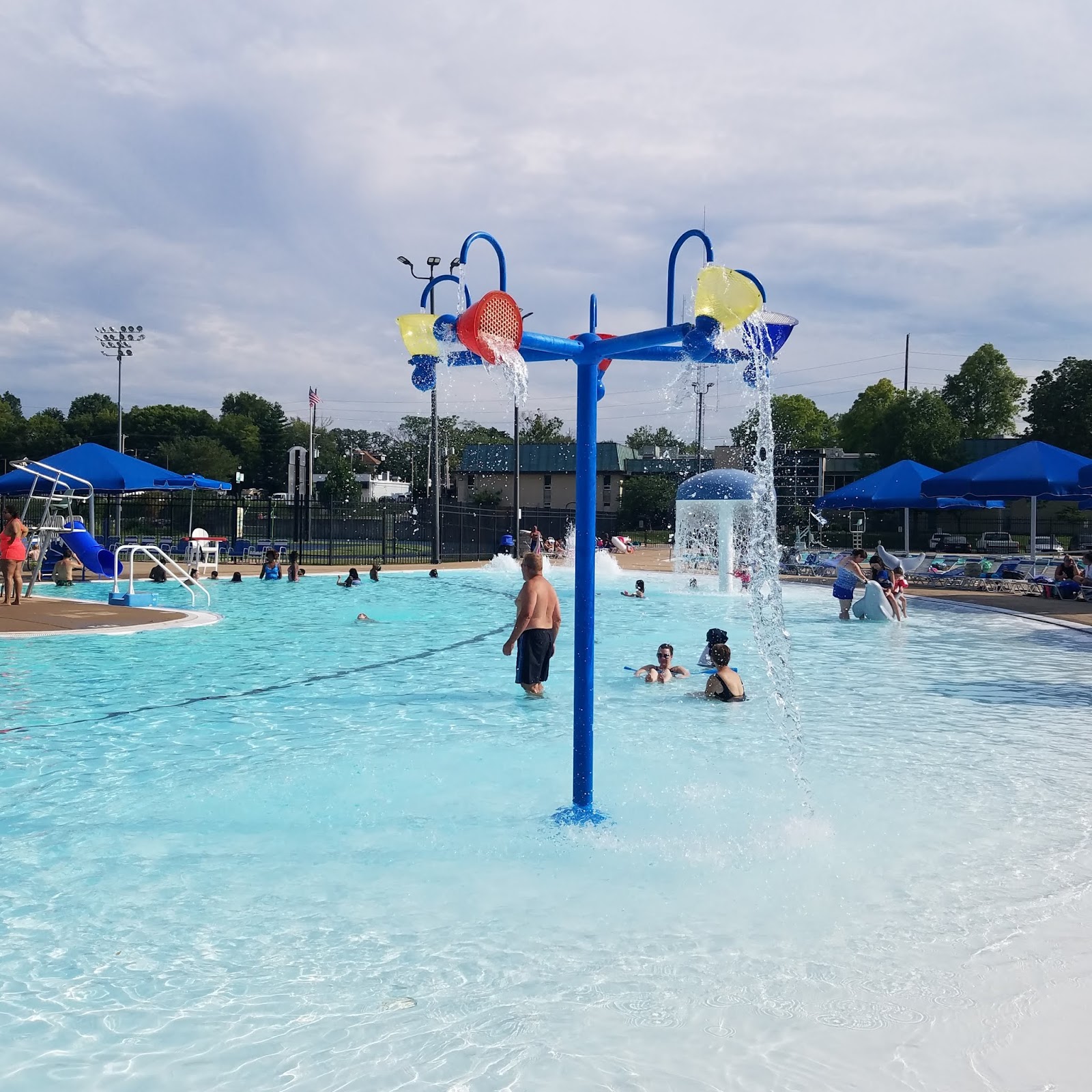 Play St. Louis Maplewood Family Aquatic Center, Maplewood