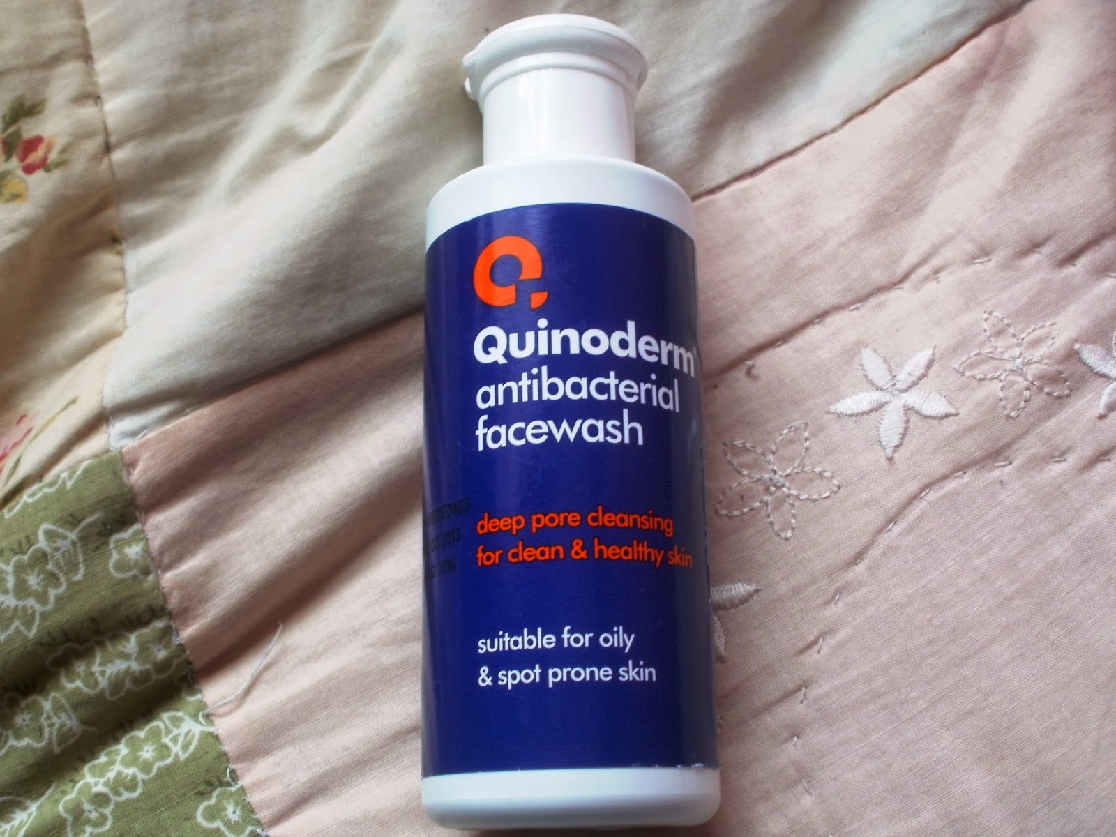Laddered Tights UK Beauty Blog REVIEW QUINODERM ANTIBACTERIAL FACEWASH