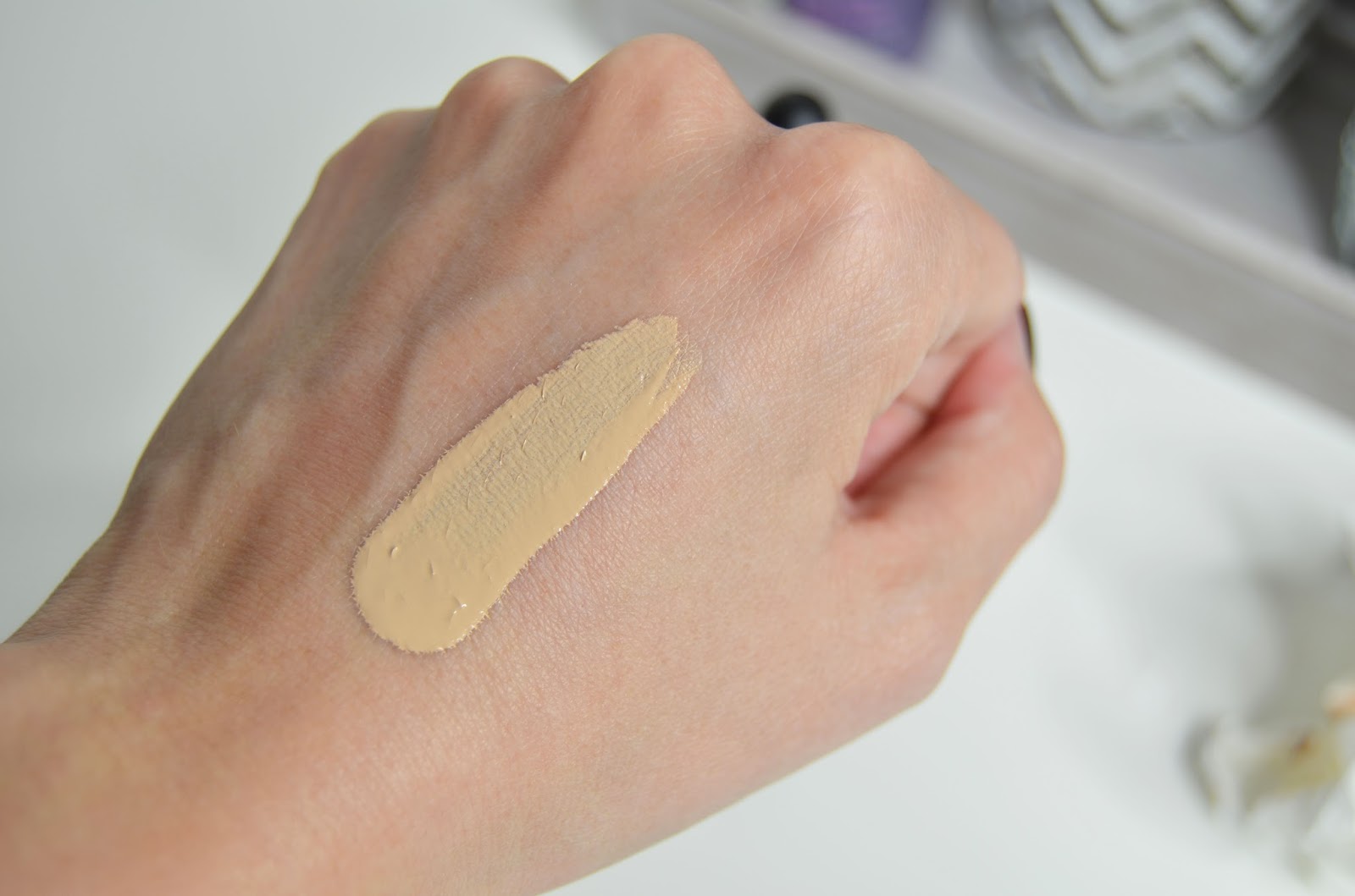 Review GOSH Foundation Drops — NIKOL HESS