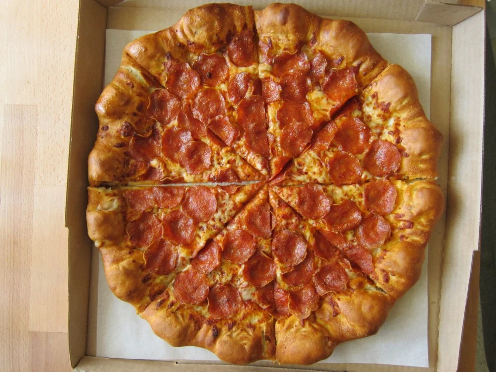 Review: Pizza Hut - Bacon and Cheese Stuffed Crust Pizza | Brand Eating