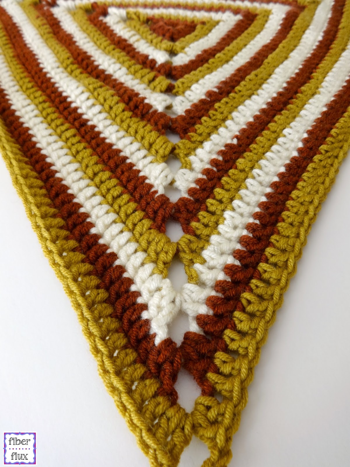 fiber-flux-free-crochet-pattern-renaissance-button-wrap