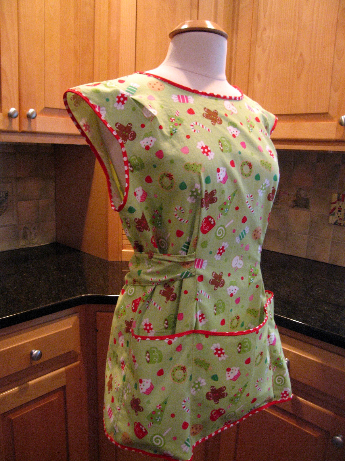 It's Handmade! by Arianne Vintage Cobbler Apron Pattern