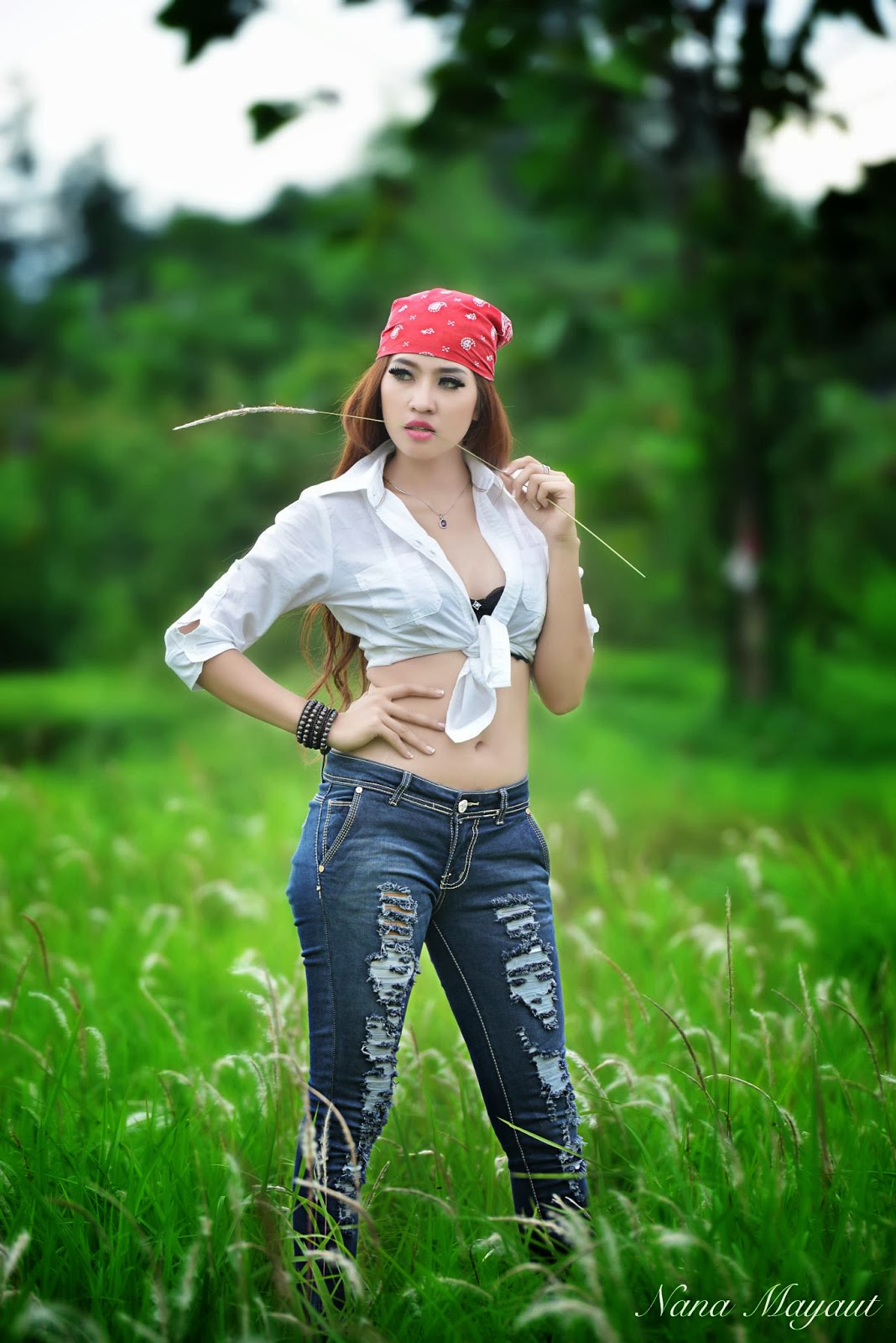 Ayunia Elfahrez seksi photoshoot galeri - RUMAH FOTO ARTIS