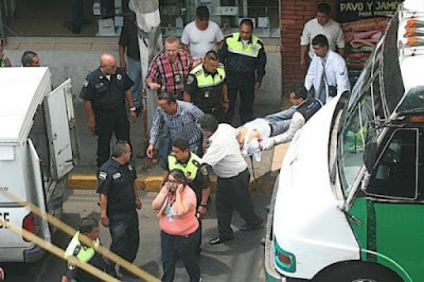Mujer asesina de un disparo a ladrón que intentó robarla. Mujer asesina de un disparo a ladrón que intentó robarla.