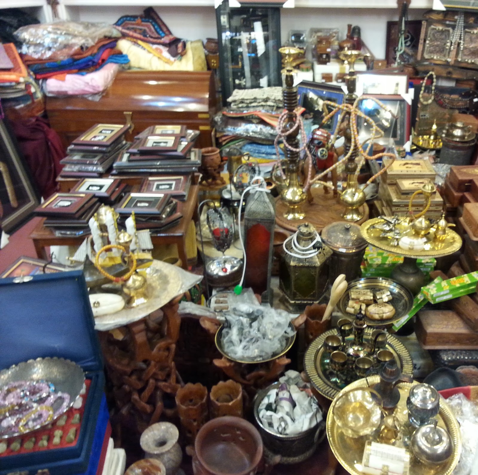... - Diaries and Thoughts: Souvenir Shop at Al-Khobar, Saudi Arabia