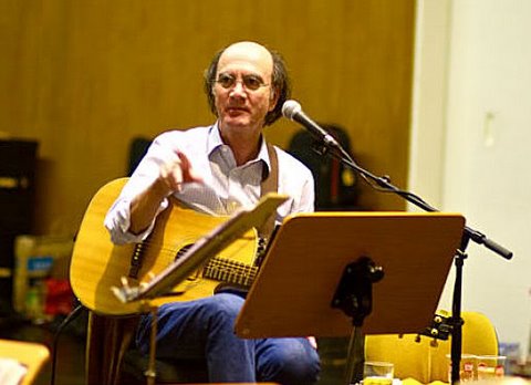 Geopedrados O cantautor Fausto faz hoje 72 anos!