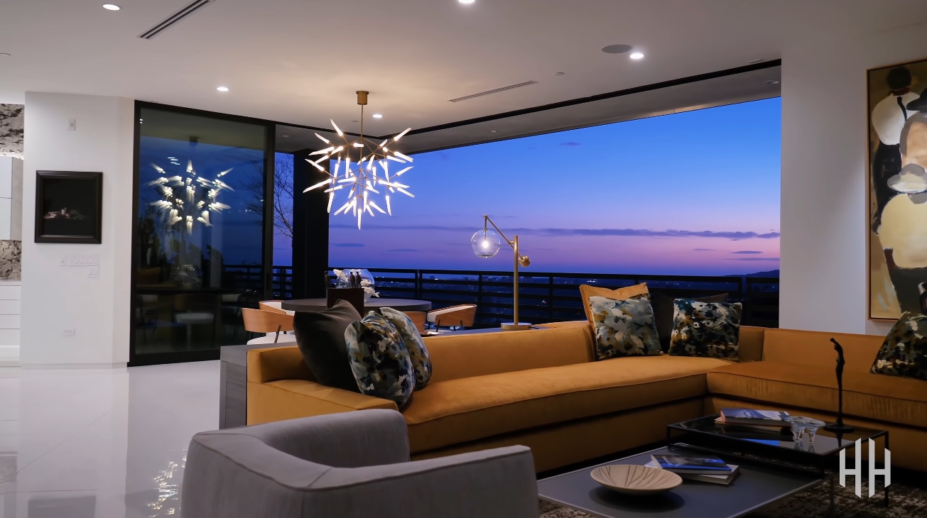 59 Photos vs. 1622 Viewmont Dr, Los Angeles vs. Luxury Mansion Interior Design Tour