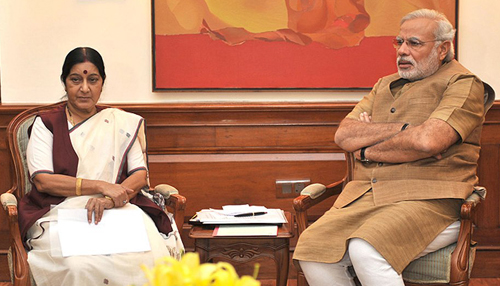 PM मोदी से मिली सुषमा, पाकिस्तान से विदेश सचिव स्तर की वार्ता पर फैसला आज