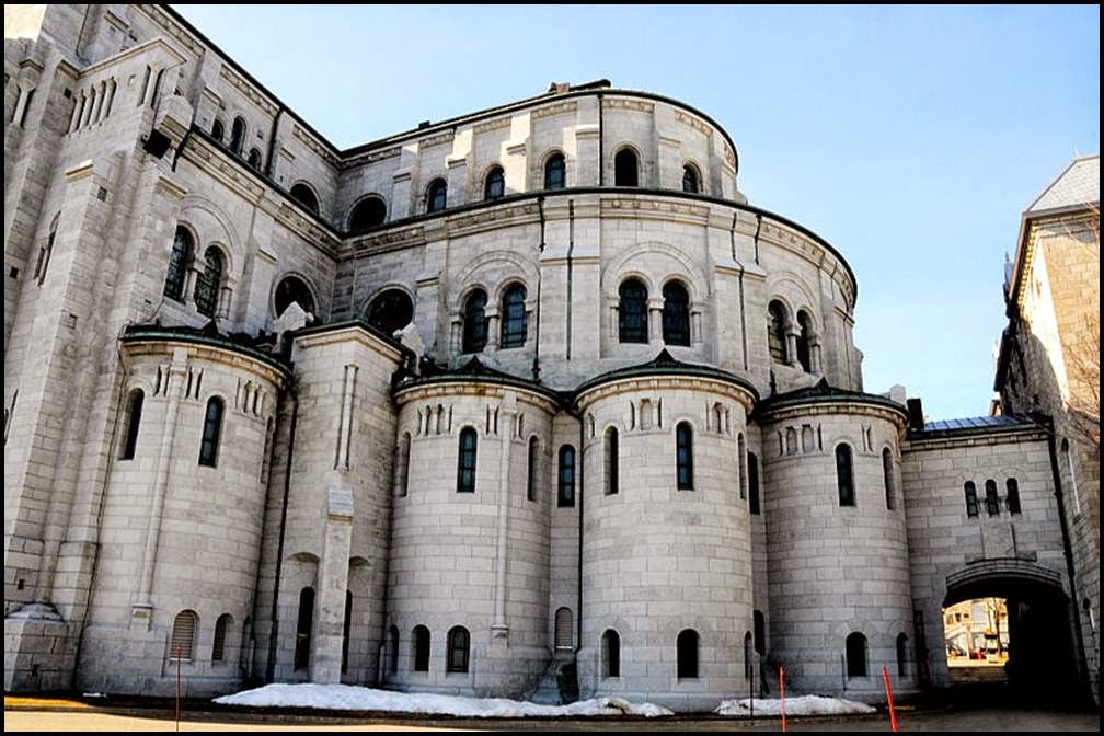 SainteAnneDeBeaupre shrine Basilica with miraculous statue of