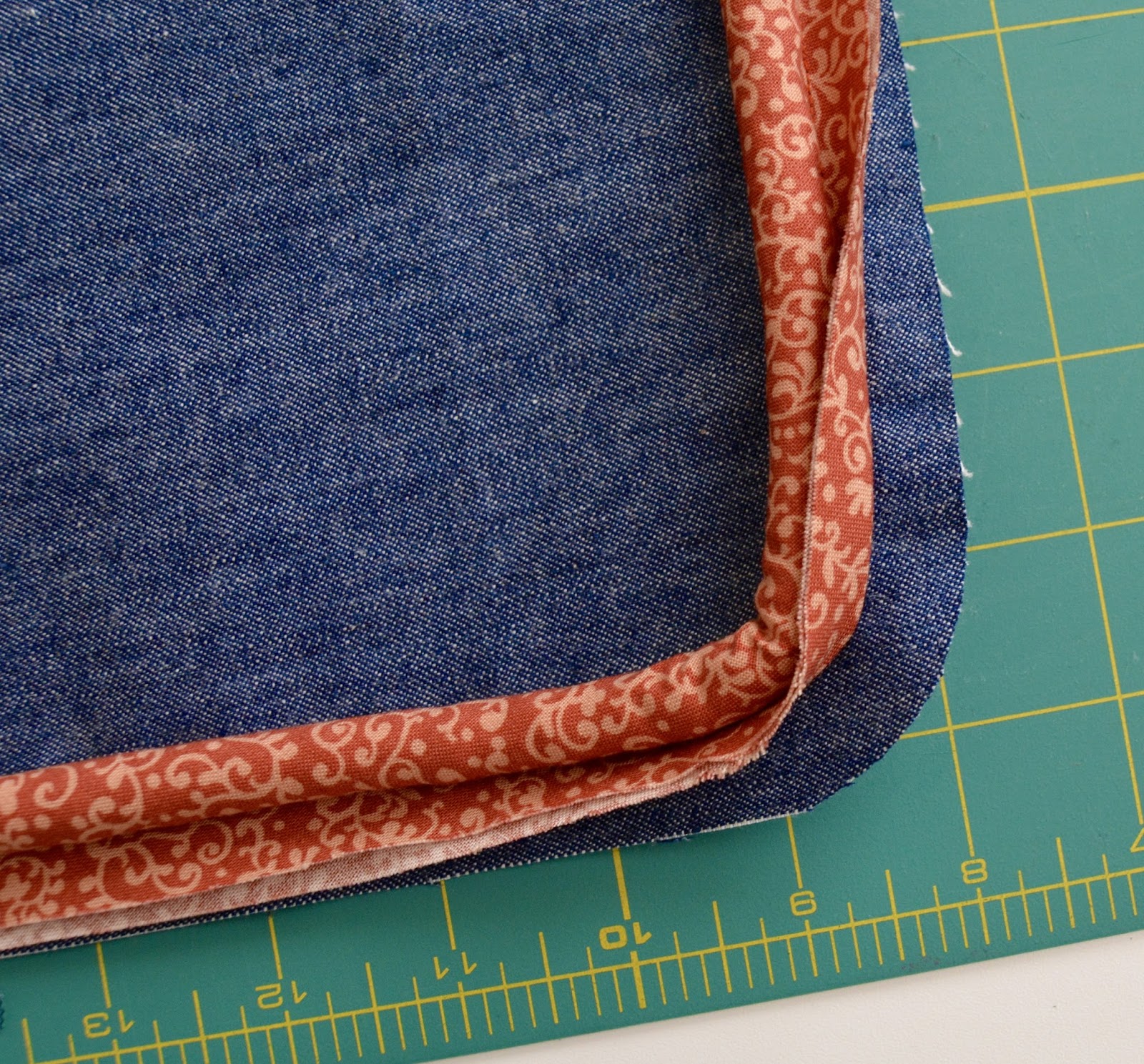 Roonie Ranching Jumbo Piping Pillow Sewing Tutorial