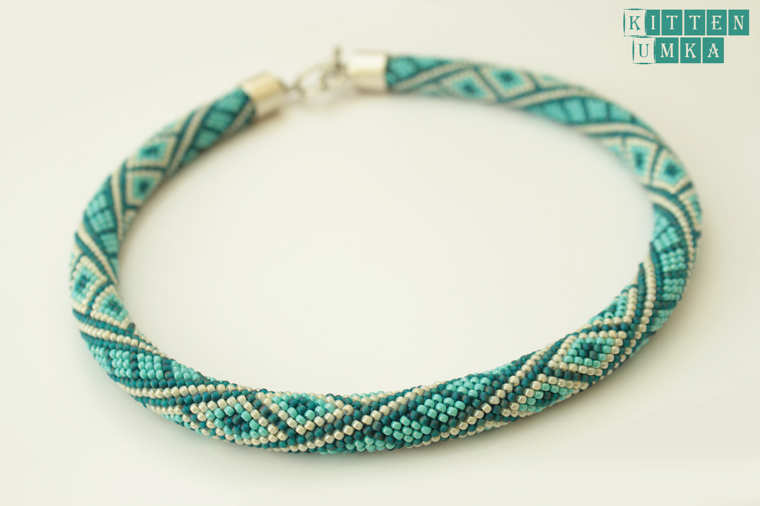 Exclusive jewelry by Elena Rusinovich KITTEN UMKA Жгут