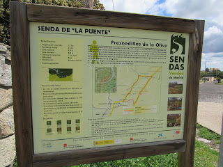 Cartel informativo senda la Puente, Fresnedilla de la Oliva, Madrid, días de campo, primavera en el campo