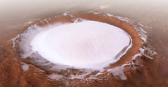 Cratera de impacto em Marte revela imenso depósito de gelo