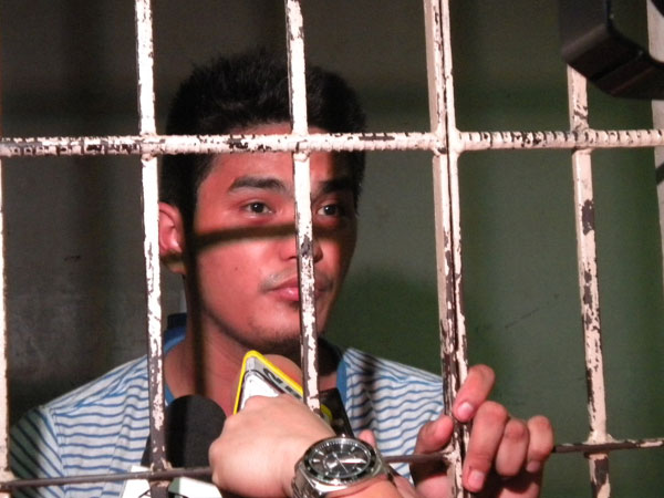 Philippine Showbiz and Political News: Ricky Rivero Survives Stab Wounds