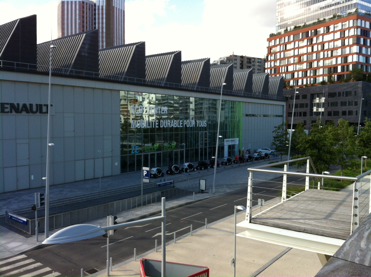 My ELife Now ! 10+ Twizy at Renault EV Center