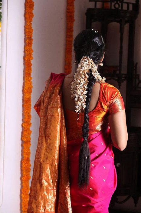 anushka Saree photos from thandavam actress pics