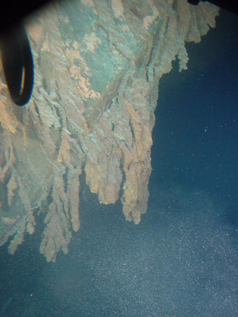 27 Haunting Photos: Titanic's 1985 Discovery Unveiled