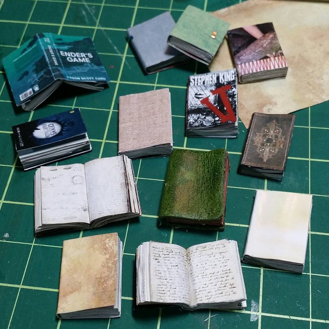 Set 1 - 8 small books