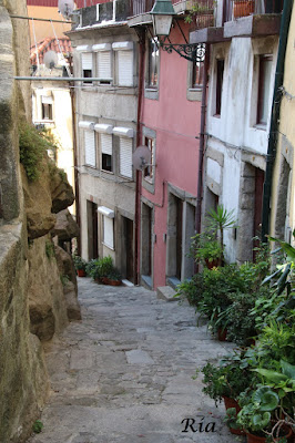 Steile smalle straatjes in Porto