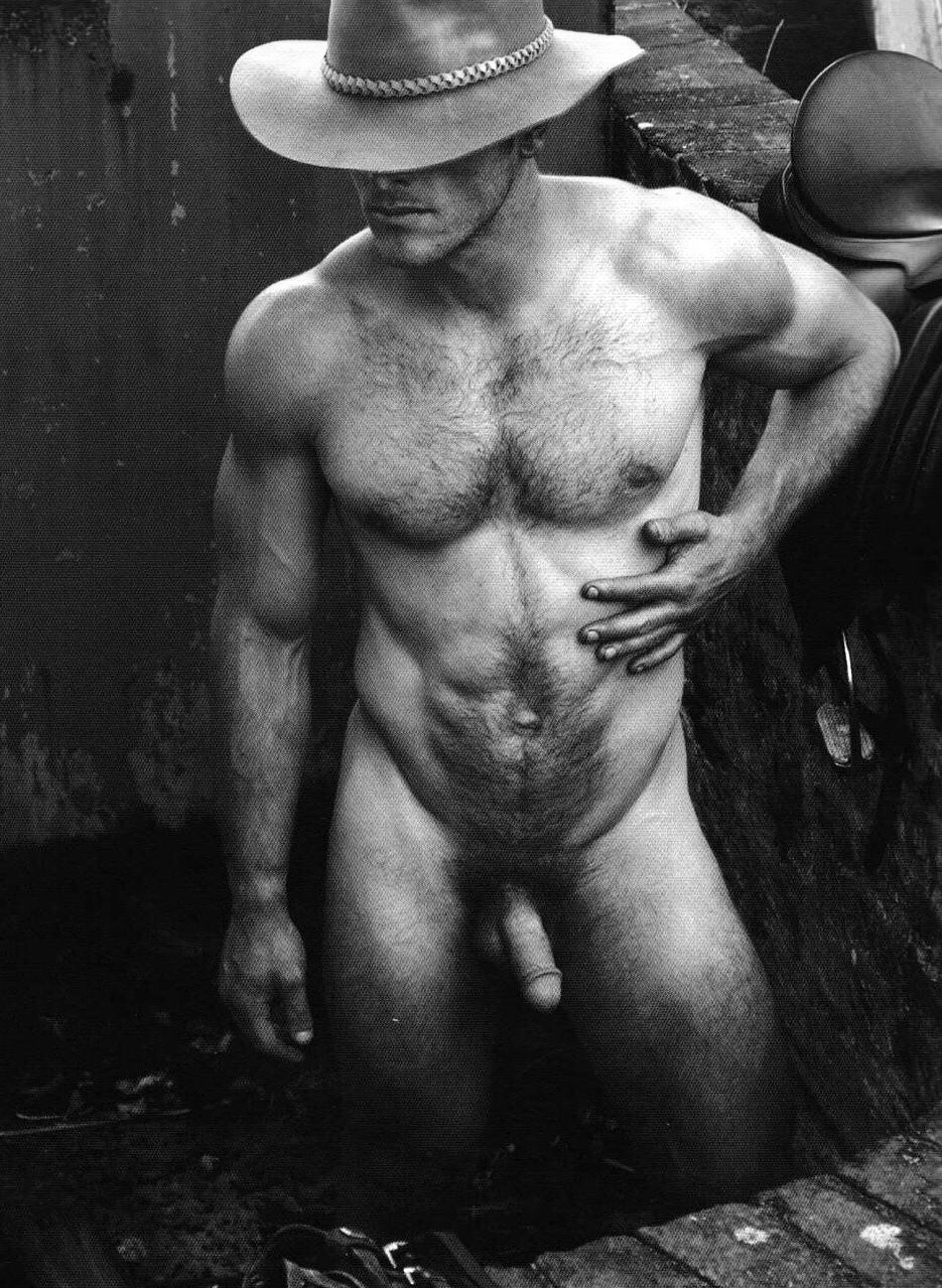 John Wayne Bottit Nude Photos.