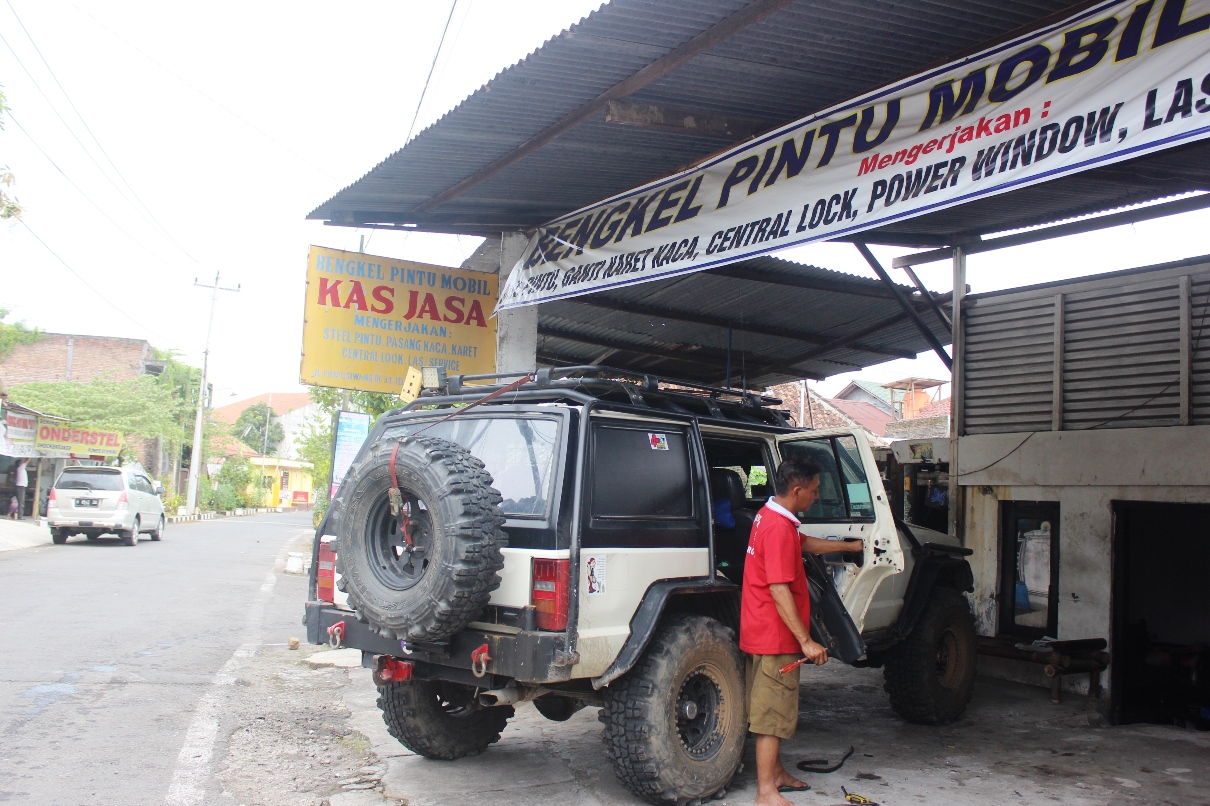 Bengkel Pintu Mobil
