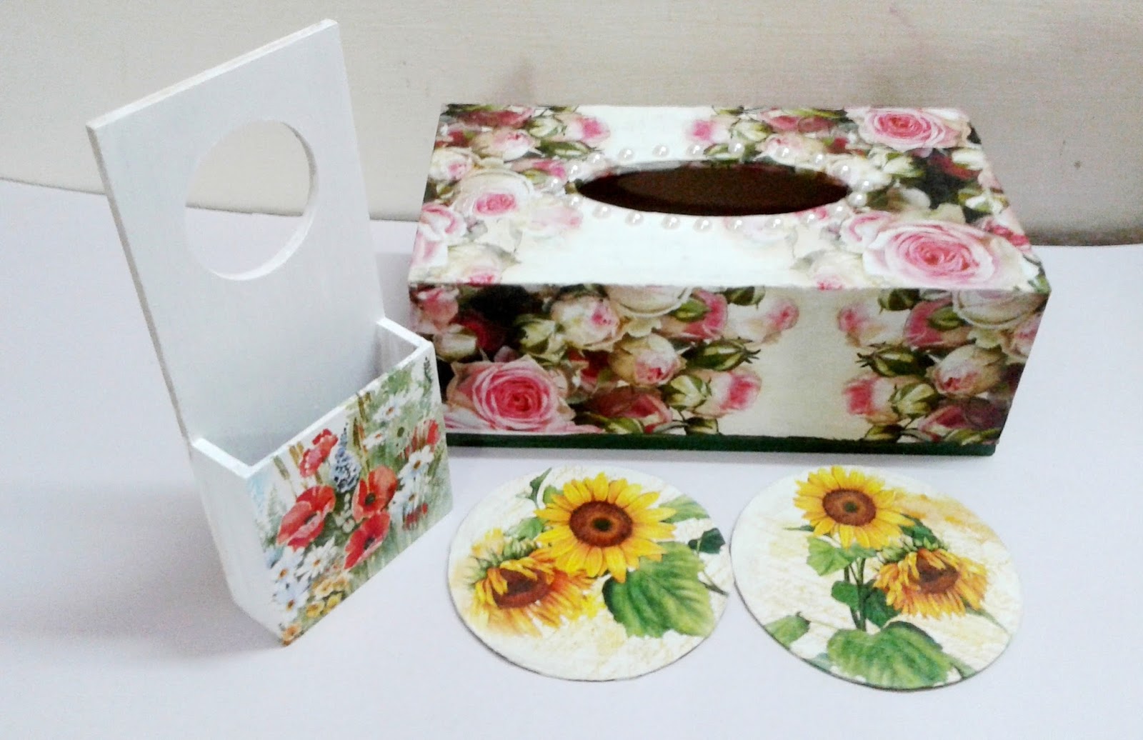 CRAFT WORLD Decoupage Art