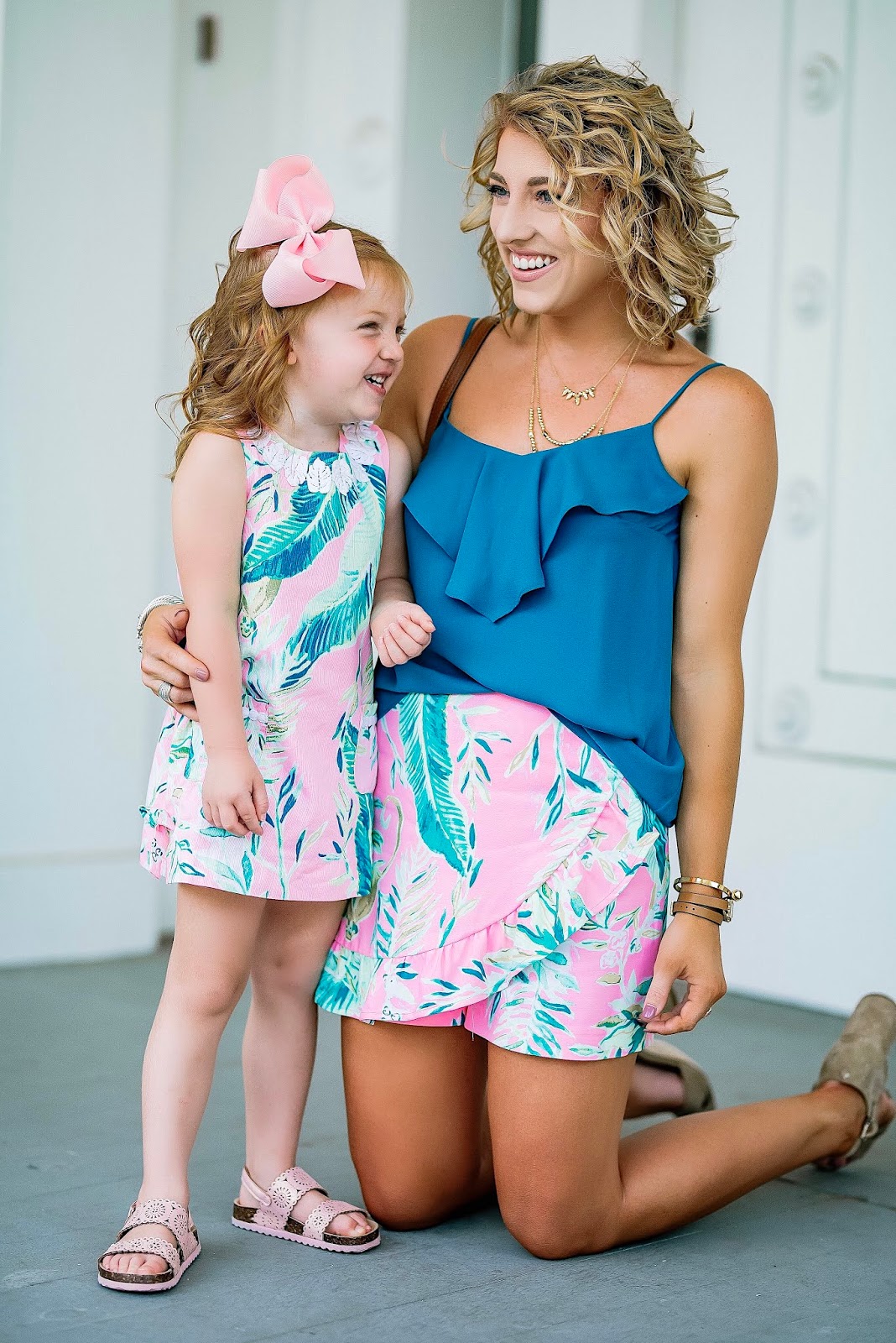 Twinning in Lilly Pulitzer for Fall: Coral Reef Tint Chimpoiserie - Something Delightful Blog