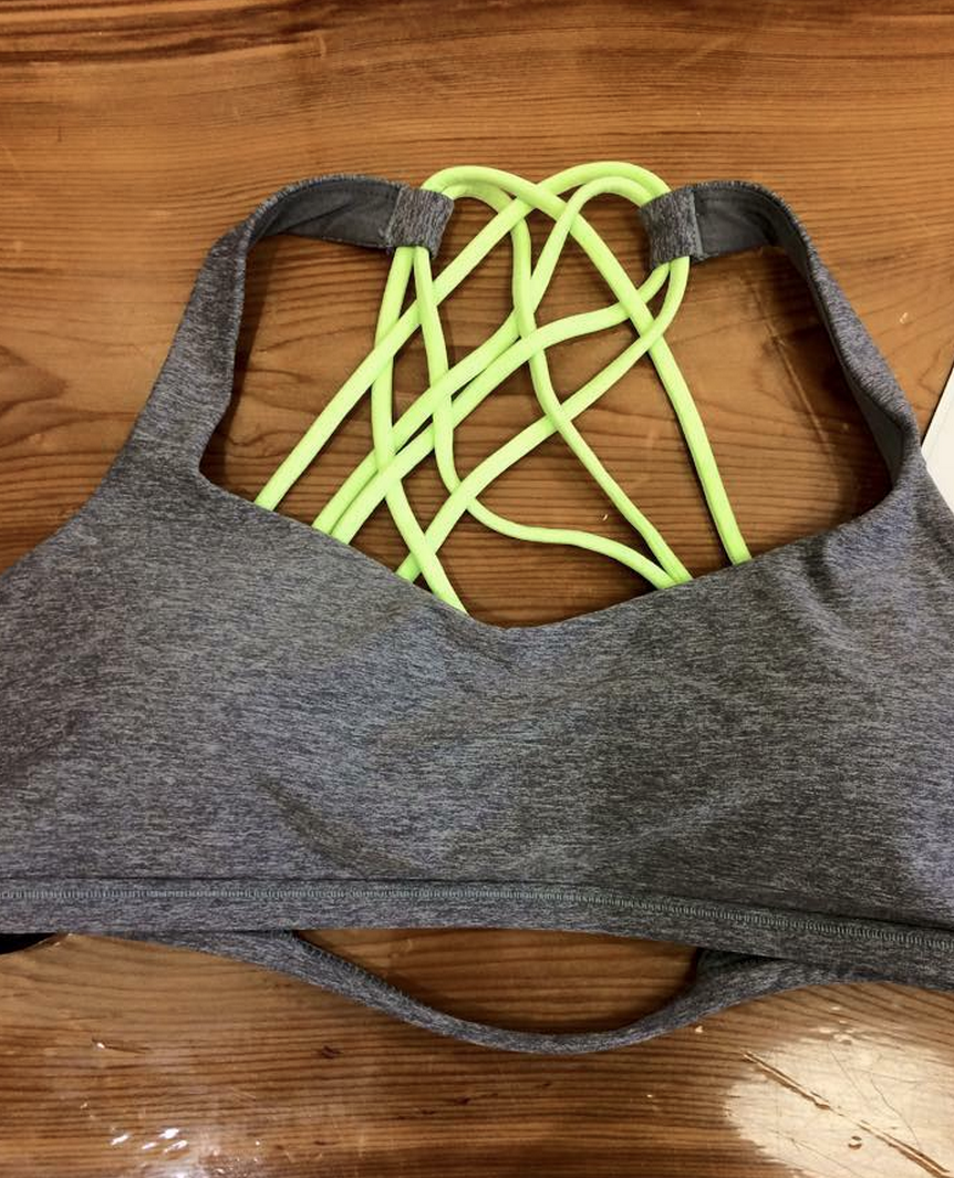 http://www.anrdoezrs.net/links/7680158/type/dlg/http://shop.lululemon.com/products/clothes-accessories/bras-light-support/Free-To-Be-Bra-Wild?cc=16446&sli=1