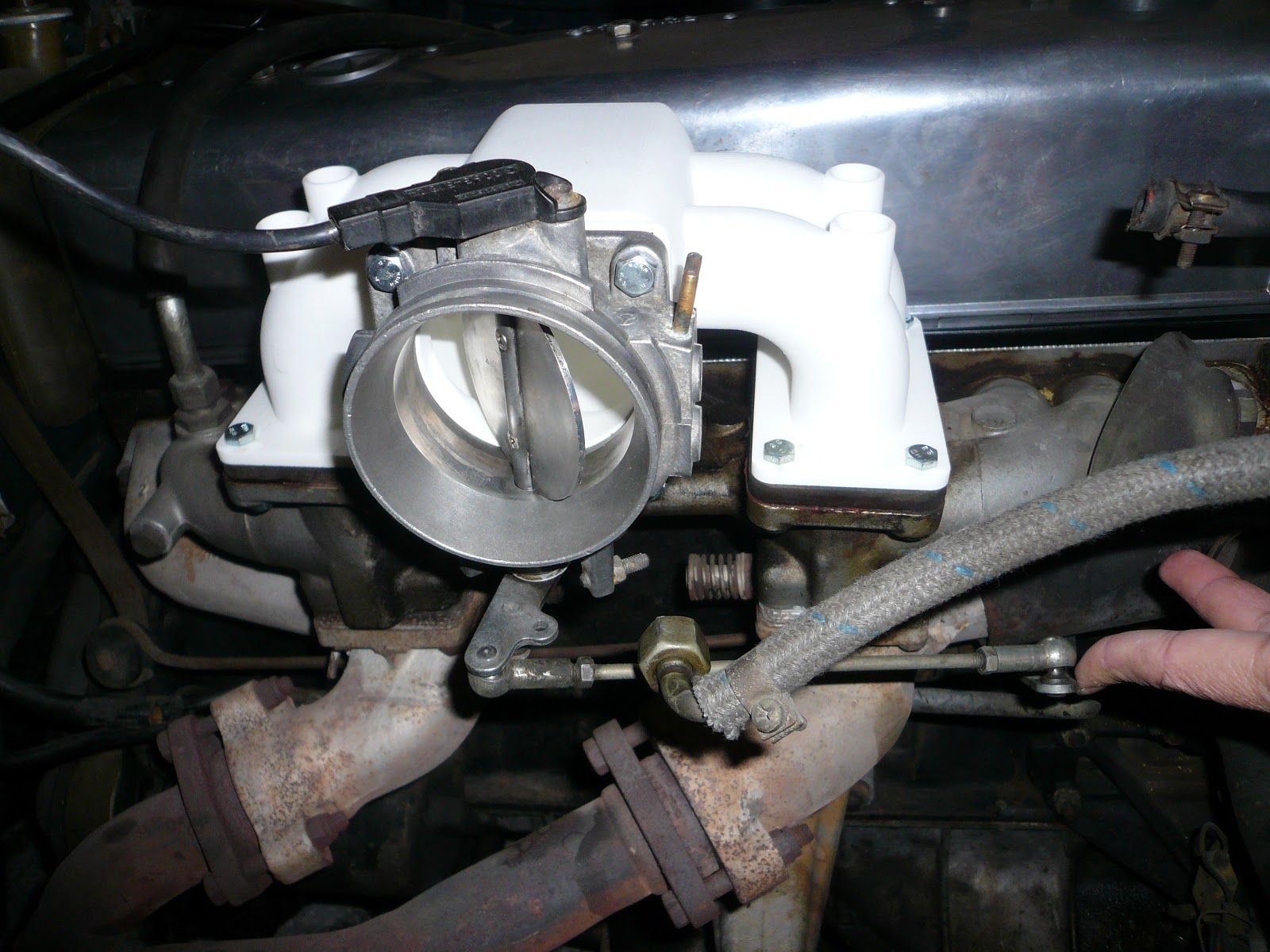 Fintail fuel injection retrofit