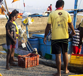 fishermen, worli jetty, pier, koliwada, fishing boat, arabian sea, mumbai, india, 