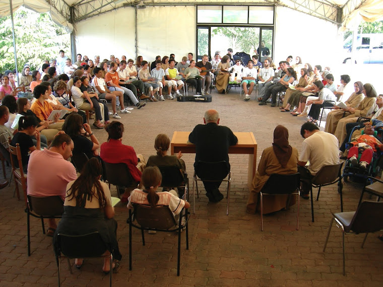 Roma - 4 Ottobre 2010: Assemblea & Nascita dei Cenacoli Famigliari di Preghiera e vari Gruppi...