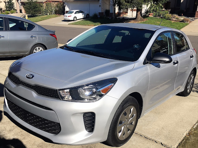 2018 Kia Rio LX 5-Door front 3/4 view Front 3/4 view of 2018 Kia Rio LX 5-Door