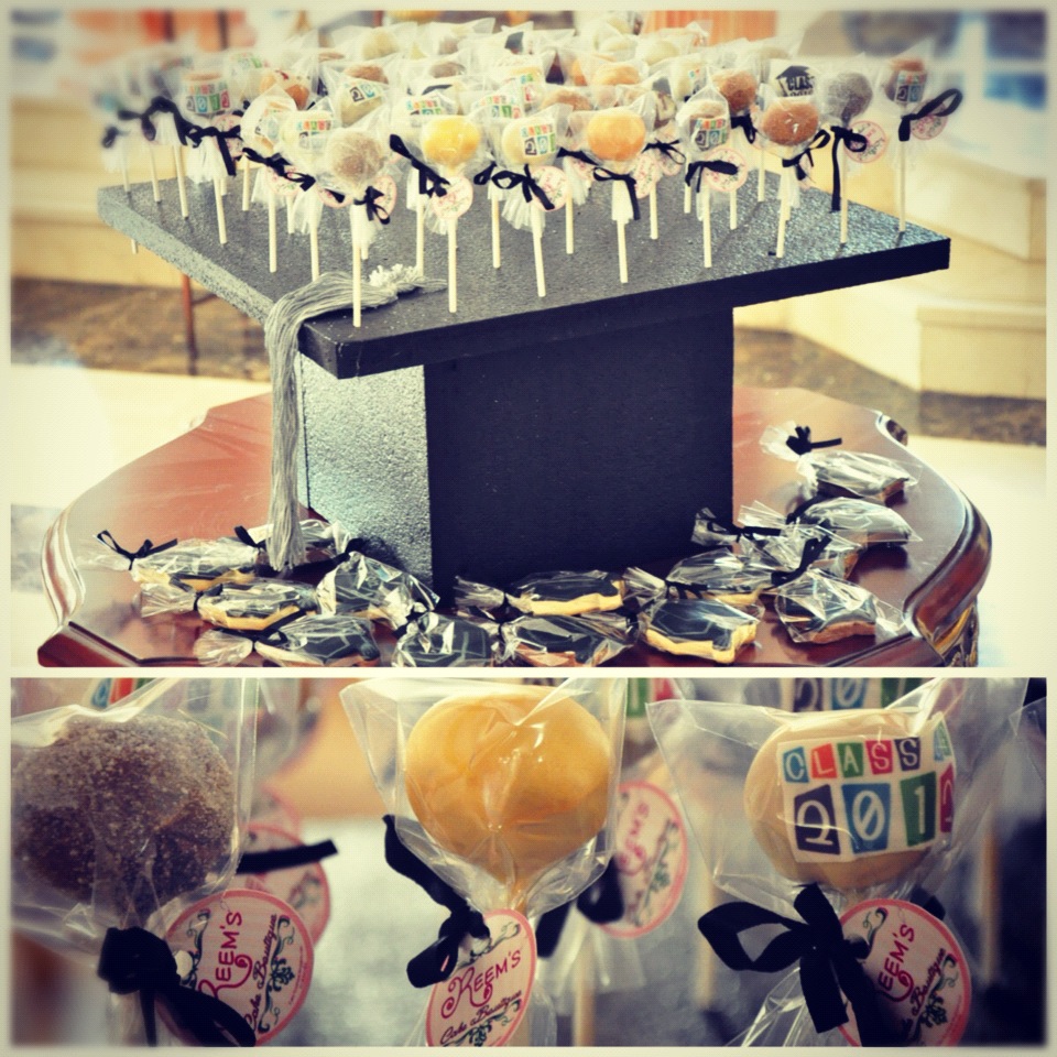 Reem's Cake Boutique Graduation Cake Pops