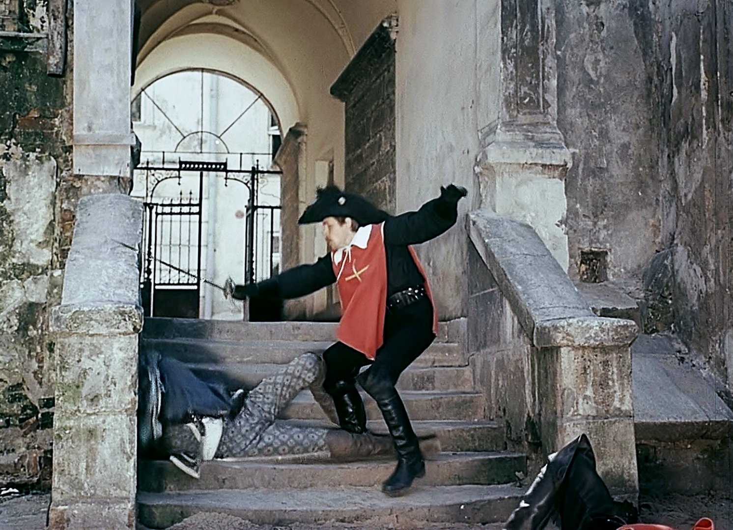 Места съемок д'артаньян и три мушкетера. 3 мушкетера фильм 2013. Съемки дартаньяна и трех мушкетеров. В каком городе снимали три мушкетера. Д артаньян и три мушкетера снимался во львове.