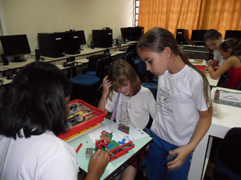 Escola Theodoro De Bona 2011